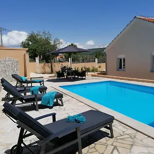 Mir Villa